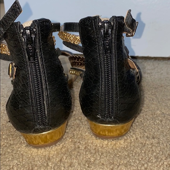 sandals - Picture 7 of 12